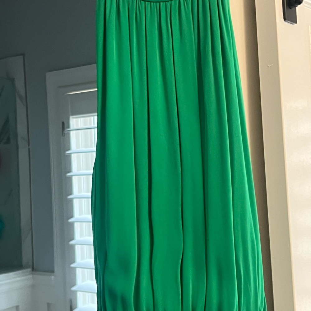 Elegant Green Halter Jumpsuit - Picture 4 of 5